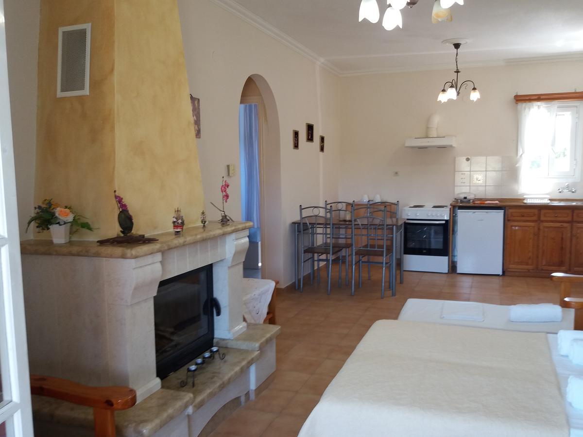Athineos Apartments 코메넌 외부 사진