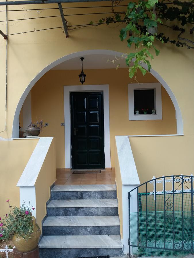 Athineos Apartments 코메넌 외부 사진